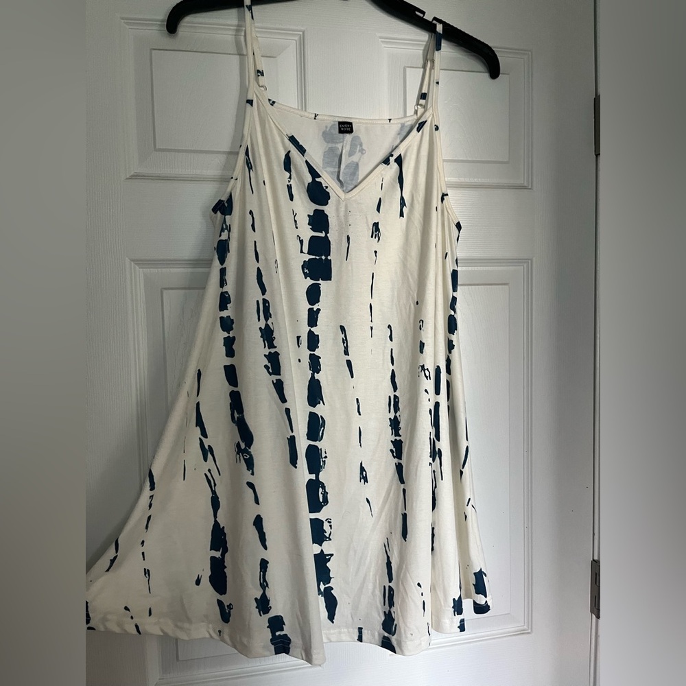 Tie-Dye V-Neck Slip Dress in White and Navy
